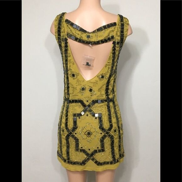 New. Speak Easy Beaded dress. Size 6. RUNS SMALL. Retails $249 - Picture 6 of 8